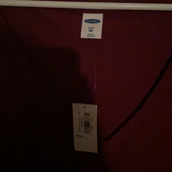 Old navy top - Picture 2 of 2